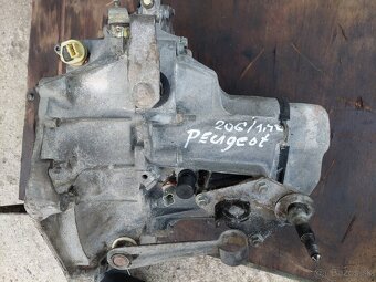 PEUGEOT 206 - 18