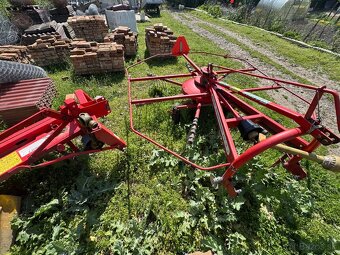Hrabačka Pöttinger Schwadkreisel 272 U - 18