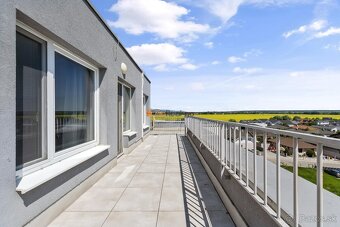 Na Predaj príjemný 4izb.byt,terasa,gar.státie v cene - 18