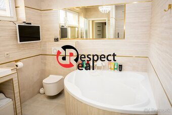 Luxusný rodinný dom s garážou a s kompletným zariadením - 18