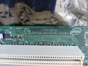 Dosky na Windows XP, chipset 945 aj s procesorom - 18