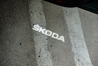 Škoda Karoq 2.0tdi dsg 4x4 2018 plná vybava top stav - 18