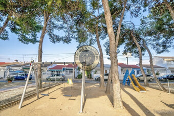 Dom 3+kk s terasou a bezénom Torrevieja-La Mata, Španielsko - 18