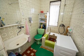 Rod. dom s mega miestnosťou (bar, krb, posedenie), Pohorelá - 18