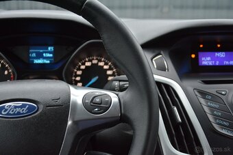 Ford Focus Array 1.60 SR voz - 18