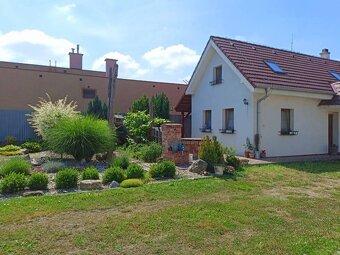 ALL INCLUSIVE | NA PREDAJ RODINNÉ DOMY NA 2300 M2 POZEMKU, V - 18
