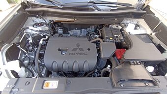 Mitsubishi Outlander   2,0  MIVEC  4WD    CVT  SPIRIT - 18