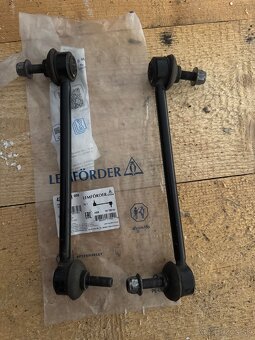 🛞 Predám ramená + tyčky stabilizátora Tesla Model S (P100D - 18