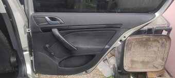 Rozpredám Škodu Octavia 2 sedan - 18