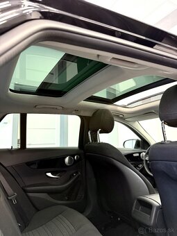 Mercedes C220d 125Kw Avantgarde Full Led/Panorama/R20 - 18