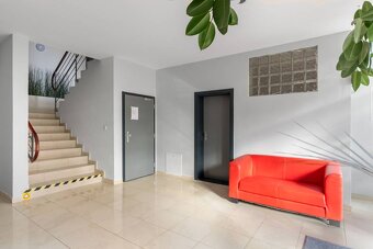 Jedinečný 4-izbový byt, 132m2 pri centre mesta s terasou - 18