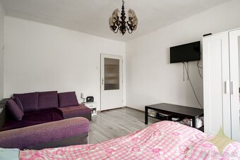 REZERVOVANÉ - Exkluzívny predaj rodinného domu v obci Jelšov - 18