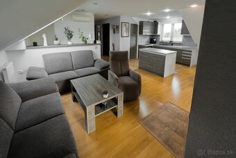 RD s dvomi bytovými jednotkami 7 izbový - 18