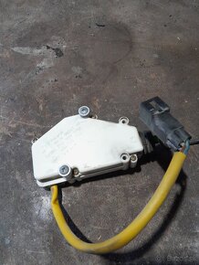 Rozpredam Seat Alhambra 1,9tdi 85kw LACNO - 18