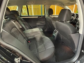 Škoda Superb Combi 2.0 TDI CR Elegance DSG - 18