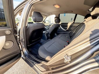 BMW rad 3 318d A/T - 18