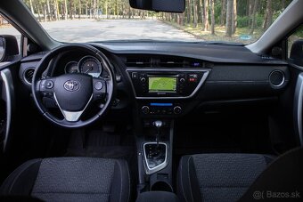 Toyota Auris Touring Sports 1.6 l Valvematic - 18