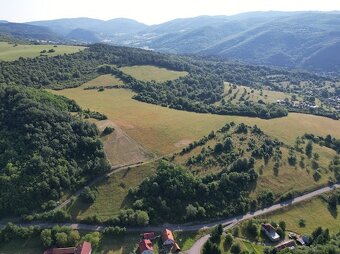 Veľký slnečný pozemok v obci Župkov - 18