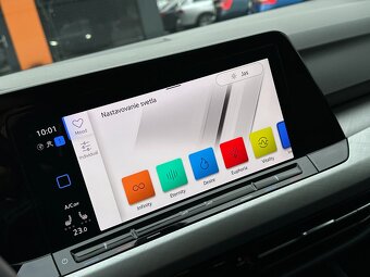 Volkswagen Golf Variant 2.0 TDi - 18