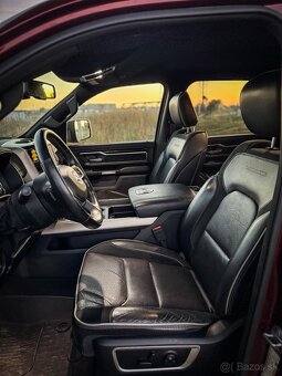 Dodge Ram Laramie 2019 - 18