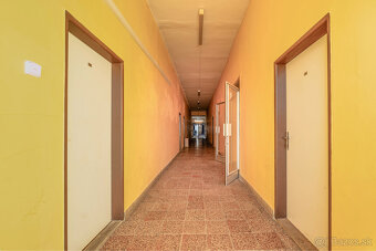 Administratívna budova a hala v priemyslenej časti | Rampová - 18