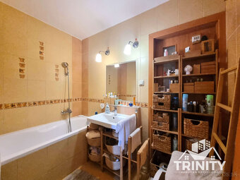 Novinka - Na predaj kompletne zariadený 4-izbový byt s balkó - 18