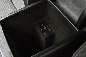 Volkswagen Passat Variant 2.0 TDI DSG EVO Elegance - 18