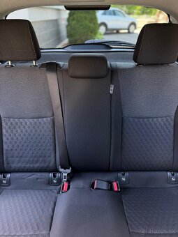 predám toyotu yaris hybrid - 18