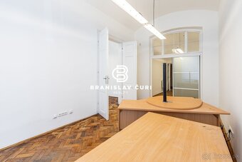 REZERVOVANÉ - NA PREDAJ HISTORICKÁ BUDOVA V CENTRE MESTA - 18