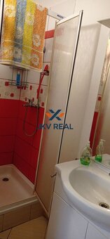 JKV REAL ponúka na predaj 5-izbový dvojpodlažný rodinný dom  - 18