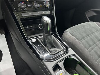 Touran 2,0 TDI 110kw Matrix Panoráma Ťažné Top stav - 18