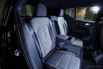 Volvo XC40 B3 Plus Bright 2023, len 25 000 km, HK hudba, DPH - 18