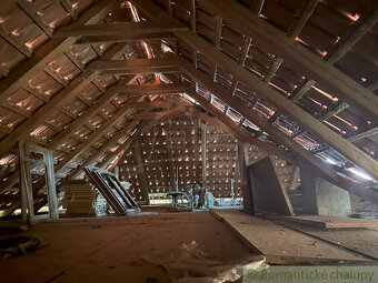 200-ročná kamenná chalupa v horách, obec Lipovec - 18