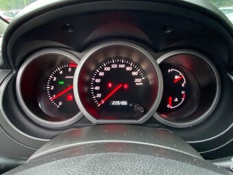 Suzuki Grand Vitara 1.9 DDiS 95kW 4x4 tažné klima 1.maj ČR - 18