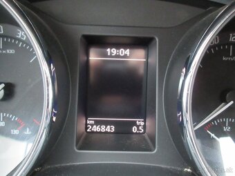 Škoda Superb 2.0 TDI CR 4x4 140k Elegance DSG - 18