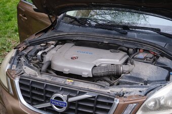 Predám Volvo XC60 2.4 D, 4x4, automat - 18