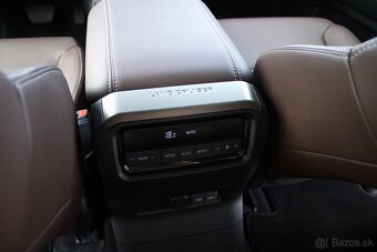 Toyota Land Cruiser 2.8 D-4D 204k Invincible A/T 4x4 - 18