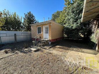 Veľký pozemok až 1699m2, samostatne stojaci RD, všetky IS, H - 18