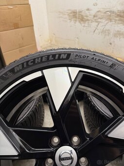 Zimná sada 5x108 R20 , 245/40/20 Volvo EX30 - 18