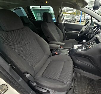 Peugeot 5008 2.0Hdi Allure Rezervované - 18