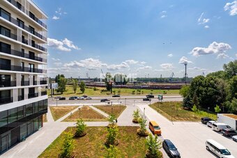 EXKLUZÍVNY 2i byt, PRÍSTAVNA,LOGGIA ,CHLADENIE,PARKING,Plyná - 18