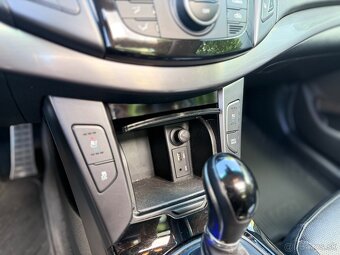 Hyundai i40 1.7 CRDi DCT Premium - Automat, Diesel 104 kW - 18