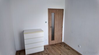 3izb byt so zariadením, lodžiou a parkovaním v Nova Village - 18