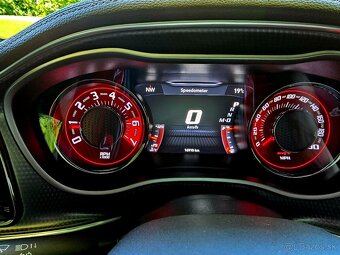 Dodge Challenger 6,2 HELLCAT MAX VÝBAVA, OPOČET DPH - 18