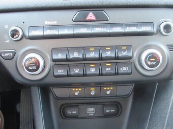 Kia Sportage 1.6 CRDi-4x4-splátka 333,-€ -Ťažné zariadenie - 18