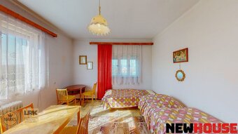 Rodinný dom v pôvodnom stave s pekným slnečným pozemkom 890  - 18