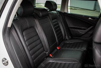 Volkswagen Passat Variant 3.2 V6 4Motion DSG - 18