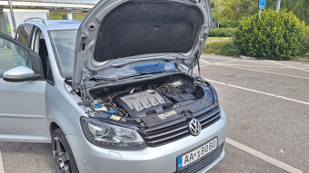7m VW Touran, 2.0tdi, DSG, KOŽA, KAM, LED, WEBASTO - 18