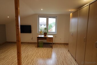 Na predaj ponúkame priestranný 4 - izbový dom v D.Trhovišti - 18