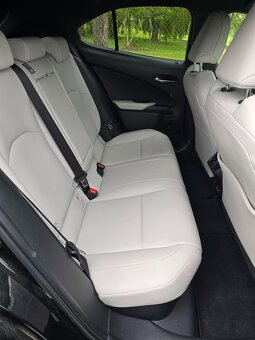 Lexus UX 250H 2.0 112kW Hybrid 2023 - 18